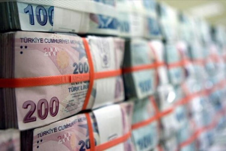 Hazine 4,8 milyar lira bor&ccedil;landı
