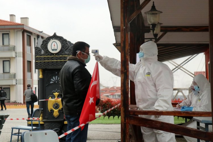 Ukrayna'dan gelen TIR şof&ouml;rleri &ouml;ğrenci yurduna yerleştirildi