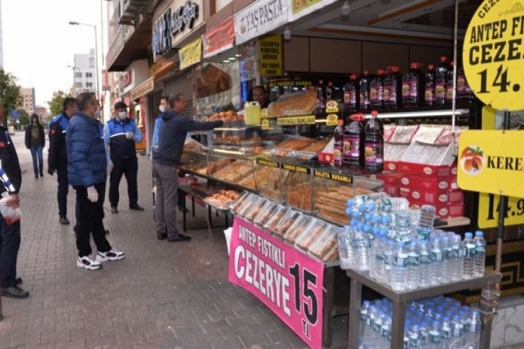 A&ccedil;ıkta gıda satan pastaneye para cezası