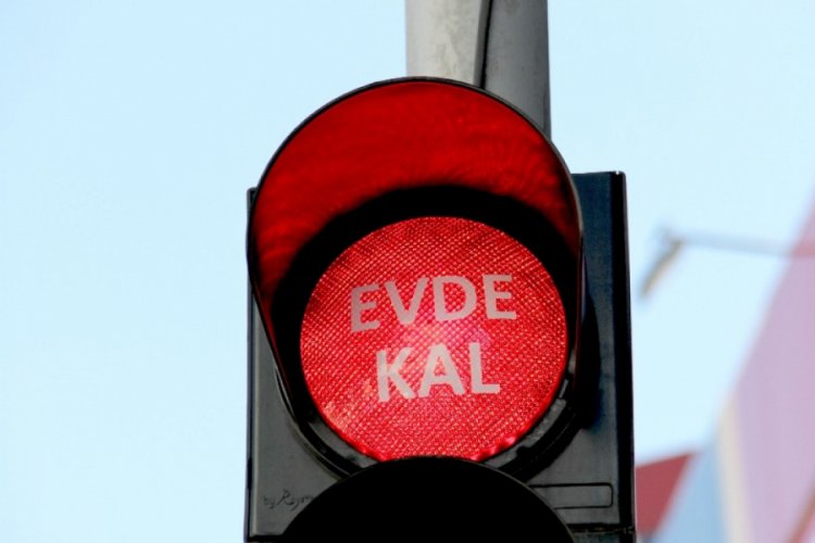 Adıyaman'da kırmızı ışıklar 'evde kal' dedi