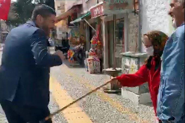 '65 yaş' uyarısı yapan belediye başkanına, bastonuyla vurdu