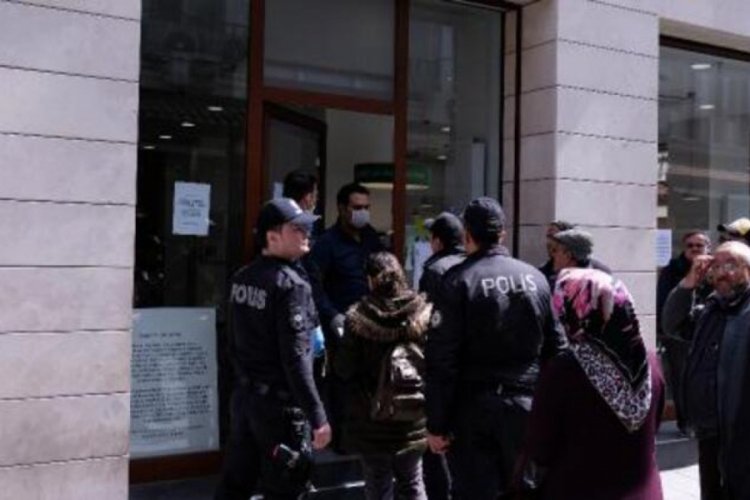 65 yaş ve &uuml;zerine hizmet veren banka m&uuml;d&uuml;r&uuml; ve g&uuml;venlik g&ouml;revlisi hakkında tutanak tutuldu