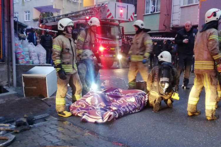Yangında 2 kişi dumandan etkilendi