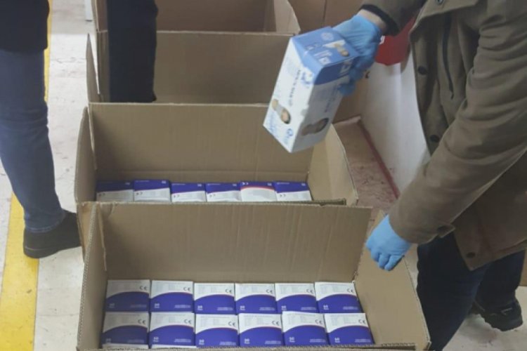 Fırsat&ccedil;ılara baskın! 25 bin adet maske ele ge&ccedil;irildi