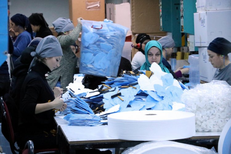 Sağlık &ccedil;alışanlarının maske ihtiyacını karşılıyorlar