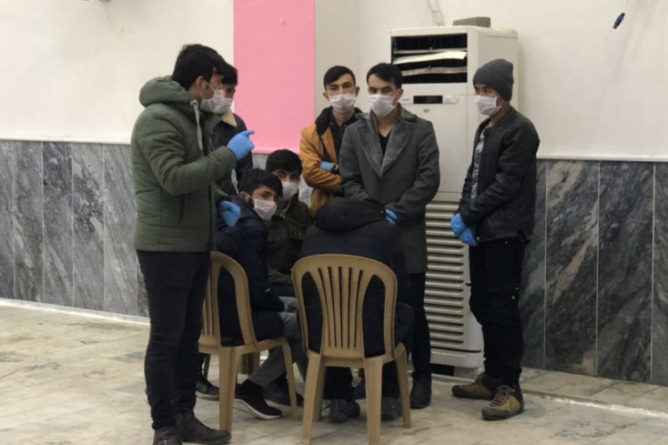 Artvin'de yakalanan 8 Afgan ka&ccedil;ak ve 2 T&uuml;rk şof&ouml;re 14 g&uuml;n karantina