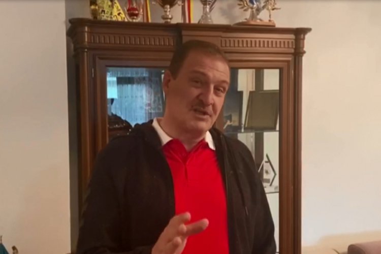 Tekvando Federasyonu Başkanı Metin Şahin ve sporculardan 'koronavir&uuml;s' mesajı