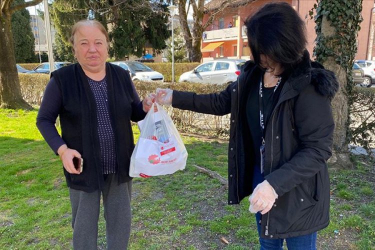Avusturya'da Kovid-19 ile m&uuml;cadeleye T&uuml;rk ve M&uuml;sl&uuml;manlardan destek