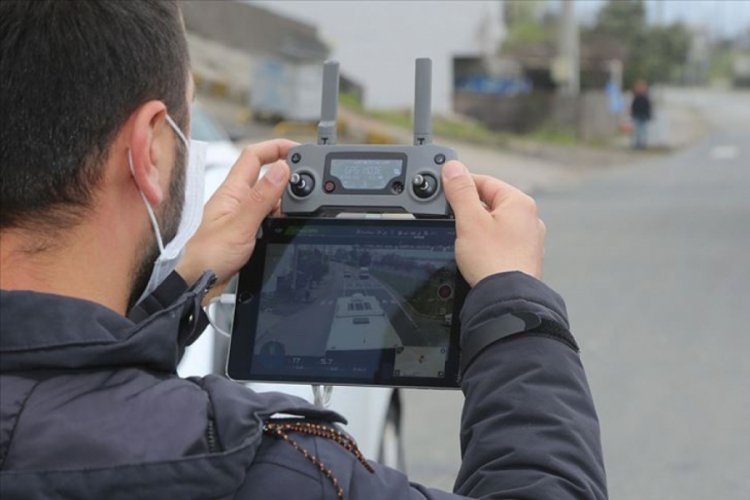Sokağa &ccedil;ıkması kısıtlanan vatandaşlar drone ile denetlendi