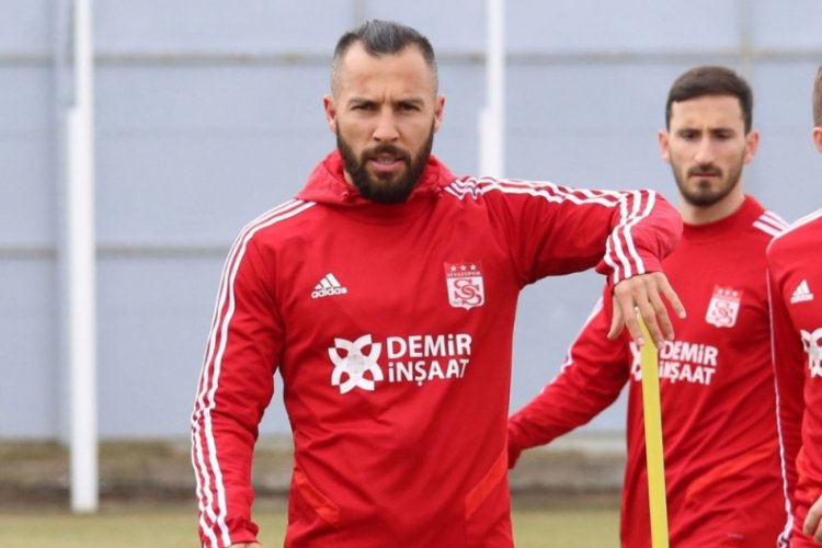 Yasin &Ouml;ztekin'den Fatih Terim'e ge&ccedil;miş olsun mesajı