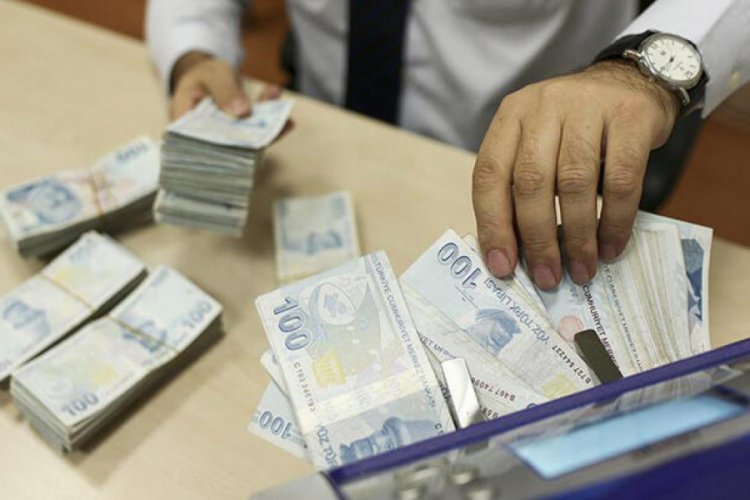 Covid-19 salgınından etkilenen esnaf ve sanatkarların kredi bor&ccedil;ları 3 ay ertelenecek
