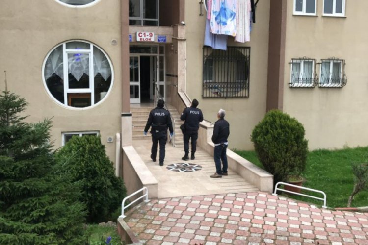 Tansiyon hastası kadın evinin balkonunda ölü bulundu