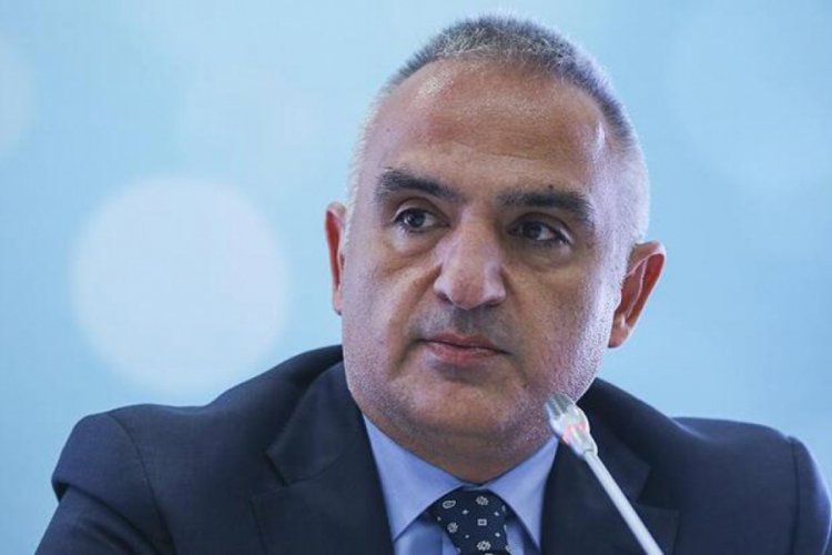 Bakan Ersoy: Evde kalın, sanatla kalın