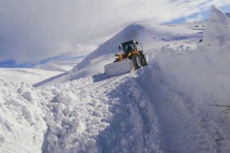 Yılın 6 ayı kapalı olan karayolunu a&ccedil;ma &ccedil;alışmaları devam ediyor