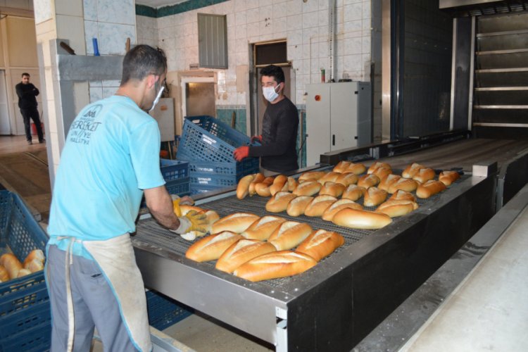Esnaftan 65 yaş &uuml;st&uuml; ile dar gelirli ailelere &uuml;cretsiz ekmek