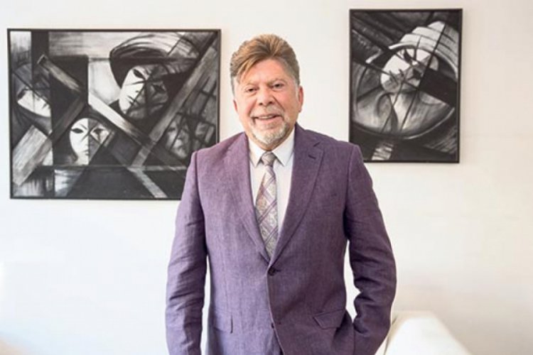 Prof. Dr. Sungur: "Vir&uuml;s ile savaşı eninde sonunda insan kazanacak"