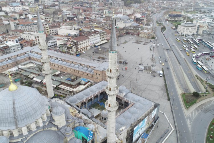 Sultanahmet ve Emin&ouml;n&uuml;'ndeki sakinlik havadan g&ouml;r&uuml;nt&uuml;lendi