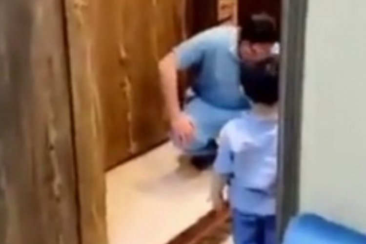 &Ccedil;ocuğuna sarılamayan doktor g&ouml;zyaşlarına boğuldu