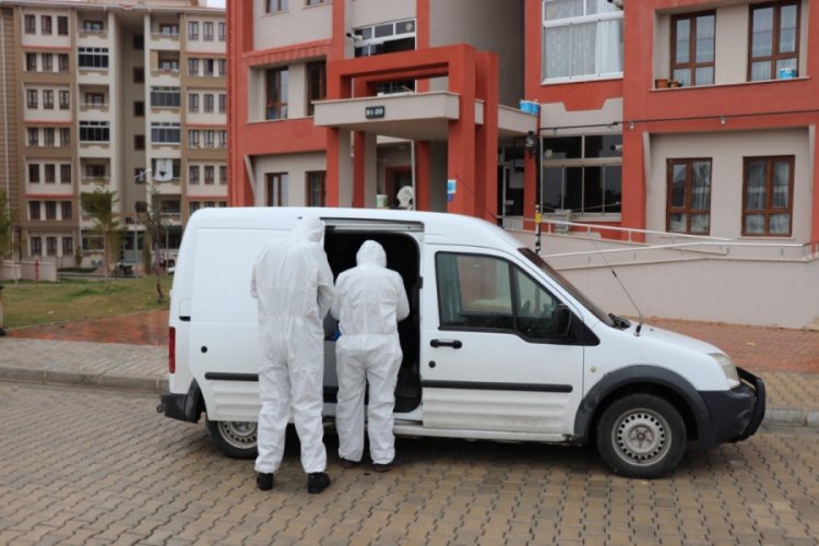 Kanepede cansız bedeni bulundu