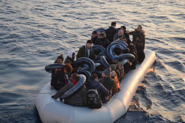 Yunan askerlerinin ittiği g&ouml;&ccedil;menleri, T&uuml;rk askeri kurtardı