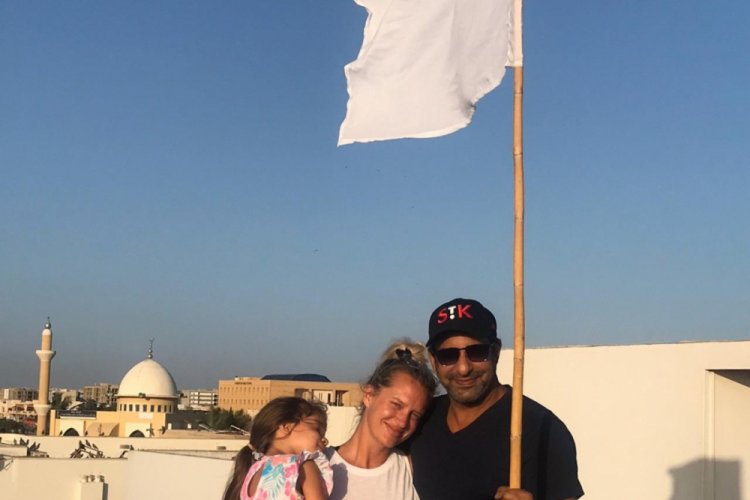 Halktan sağlık &ccedil;alışanlarına beyaz bayraklı destek
