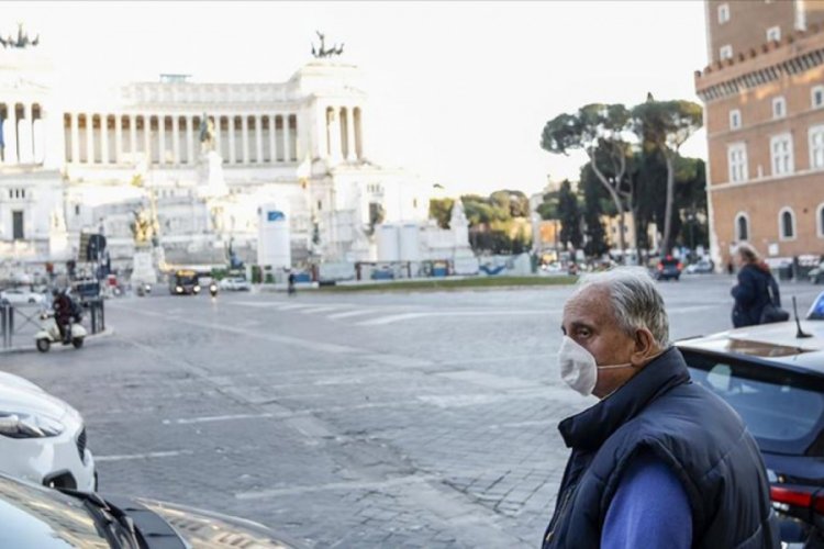 Salgına karşı &ccedil;aresiz kalan ABD, yabancı doktor arayışına girdi