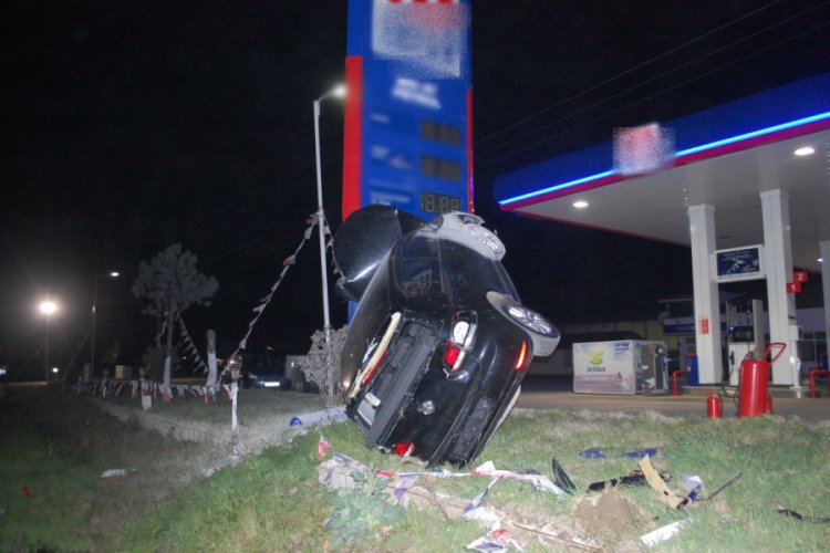 Otomobil benzinliğe daldı