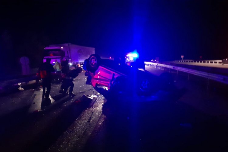 Bariyere &ccedil;arpan otomobil takla attı: 1 &ouml;l&uuml;