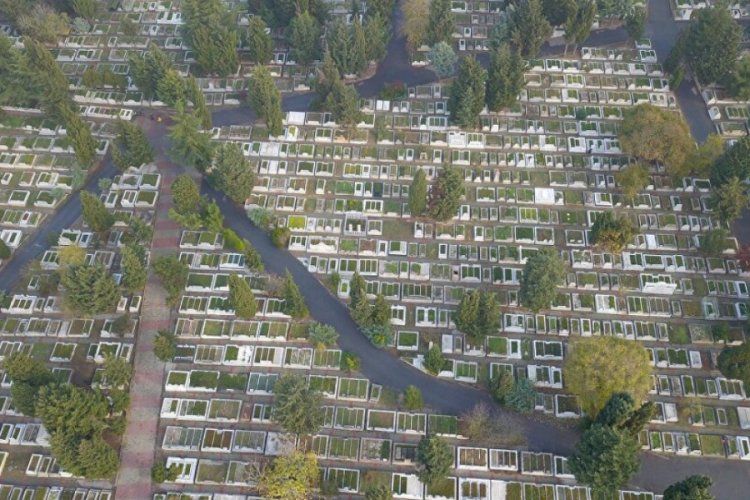 Valilikten 'toplu mezar' iddialarına yalanlama: Mezarlar koronavirüs vakaları için değil