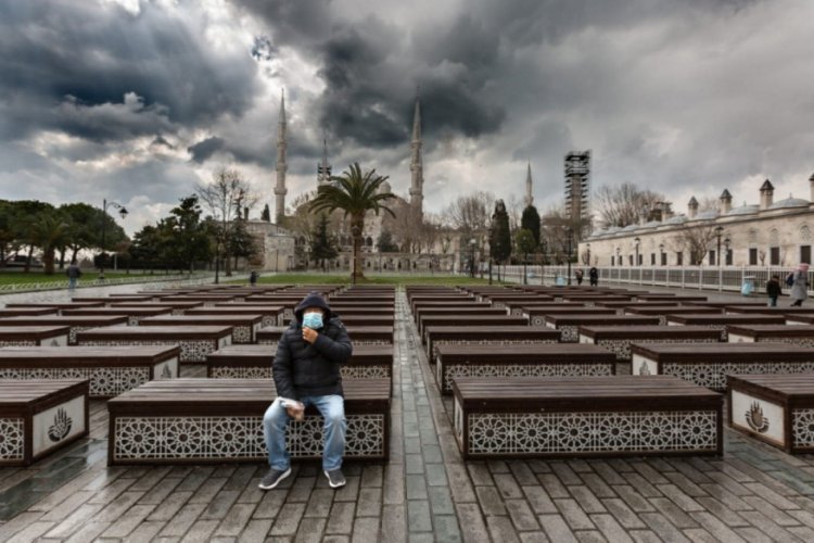 Vali Yerlikaya: "Meydanlarımızı kuşlara, sahilimizi martılara bıraktık"