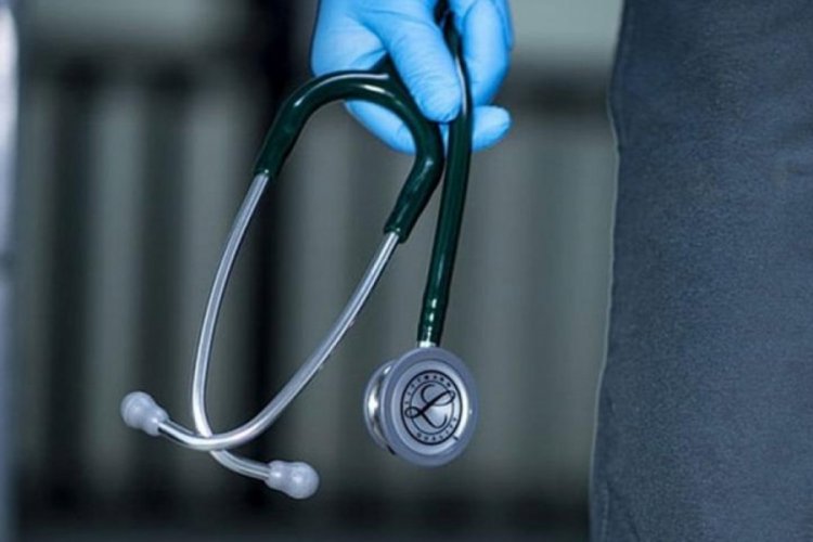 Vir&uuml;se yakalanan aile hekimine maaş kesintisi