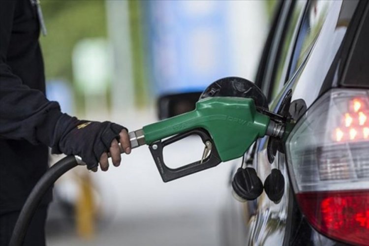 Benzine bu gece yarısı indirim bekleniyor