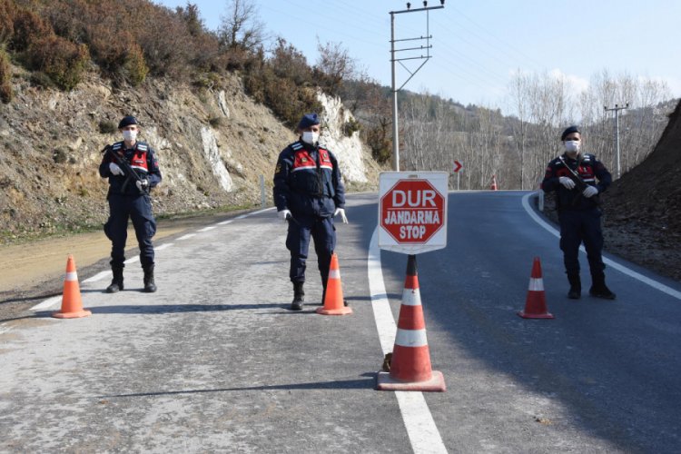 K&uuml;tahya'da karantinadaki k&ouml;yde 43 kişiye de ev karantinası