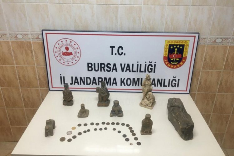 Bursa'da tarihi eserleri satmak isterken yakalandılar