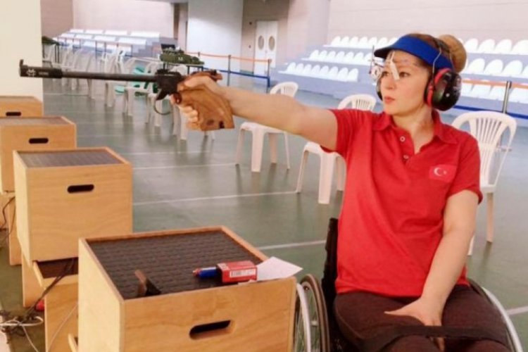 Bursalı paralimpik sporcu &Ouml;zgan'dan "Evde kal" &ccedil;ağrısı