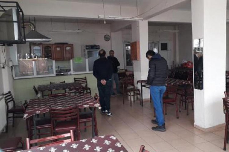 A&ccedil;ık olan kahvehanelere para cezası kesildi