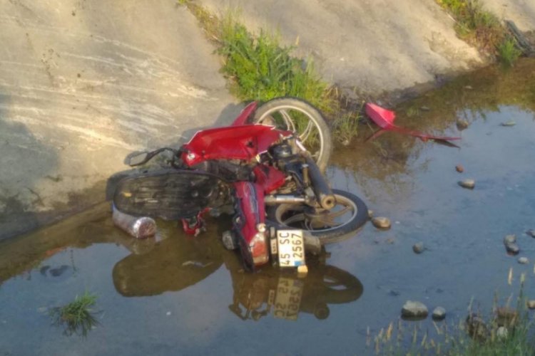 Motosiklet sulama kanalına u&ccedil;tu, s&uuml;r&uuml;c&uuml; hastanede &ouml;ld&uuml;