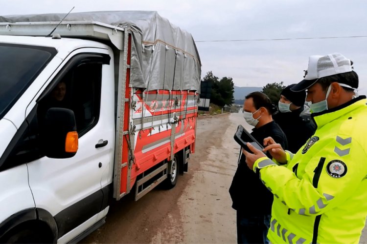Kaymakamdan s&uuml;r&uuml;c&uuml;lere 'koronavir&uuml;s' uyarısı