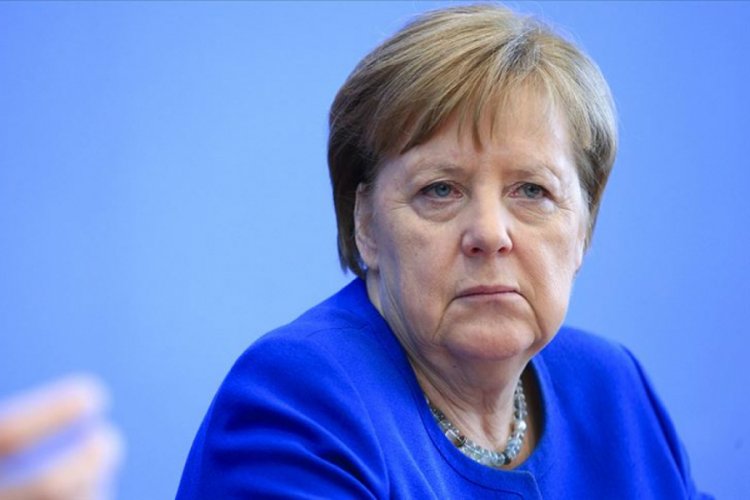 Merkel'in &uuml;&ccedil;&uuml;nc&uuml; Kovid-19 testi de negatif &ccedil;ıktı