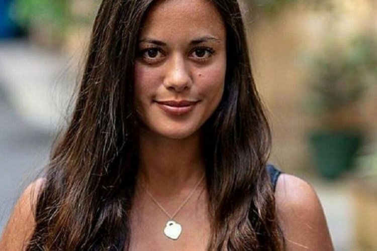 30 yaşındaki model koronavir&uuml;se yakalandı