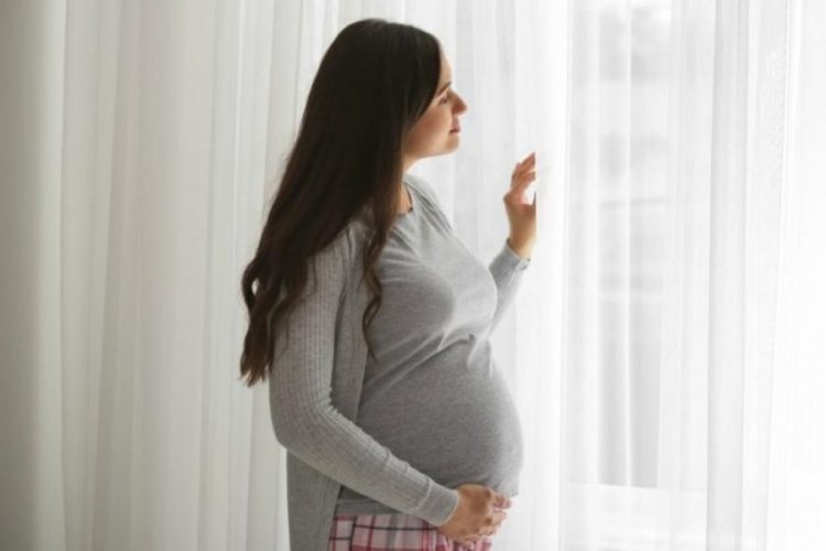 Koronavir&uuml;s hamilelik sırasında bebeğe bulaşıyor mu?
