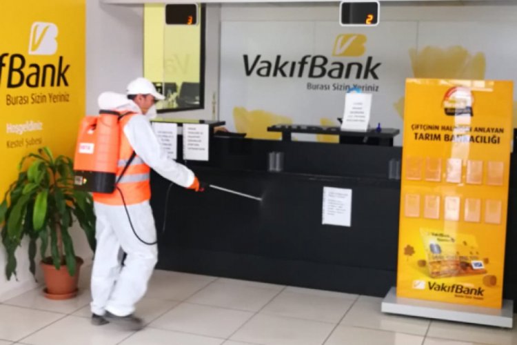 Bursa Kestel'de banka ve bankamatikler dezenfekte edildi