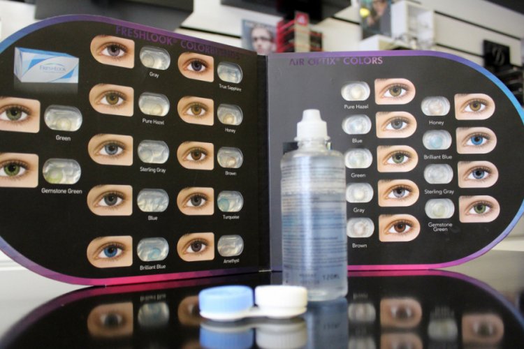 Uzmanlar uyarıyor: Koronavir&uuml;s g&uuml;nlerinde lens takmayın