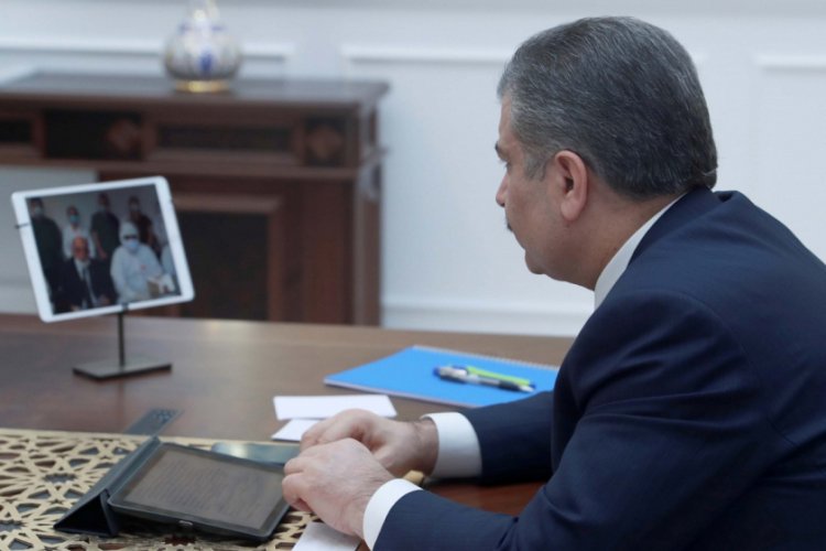 Bakan Koca, doktor ve sağlık &ccedil;alışanlarıyla g&ouml;r&uuml;şt&uuml;