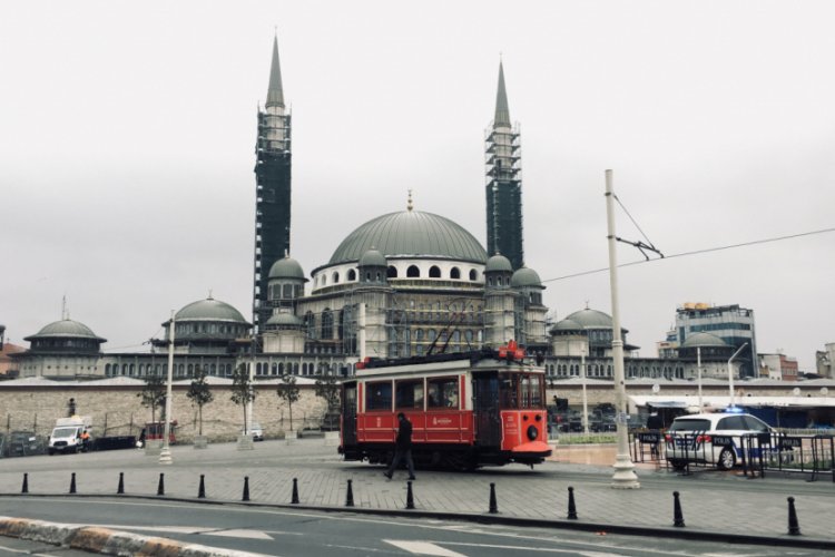 Taksim Meydanı'nda sessizlik