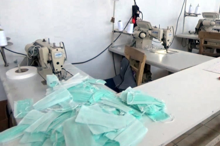 Ka&ccedil;ak &uuml;retilen 330 bin lira değerinde maske ele ge&ccedil;irildi