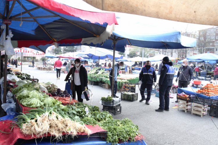 Bursa Nil&uuml;fer'in pazarlarında koronavir&uuml;s &ouml;nlemi