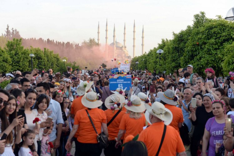 Portakal &Ccedil;i&ccedil;eği Karnavalı balkonlara taşınıyor