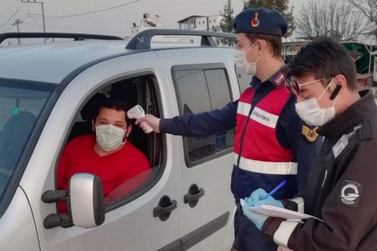 Turizm cenneti Bozcaada'ya ge&ccedil;işlerde koronavir&uuml;s kontrol&uuml;