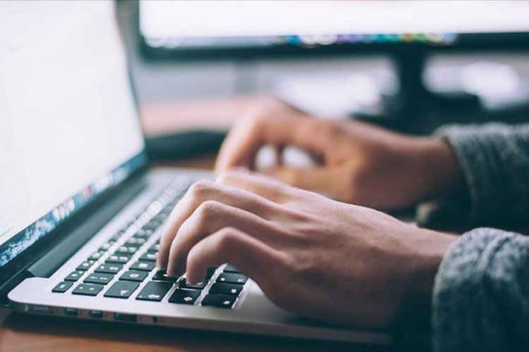 &Uuml;niversiteler uzaktan eğitim s&uuml;recine adapte olmaya &ccedil;alışıyor